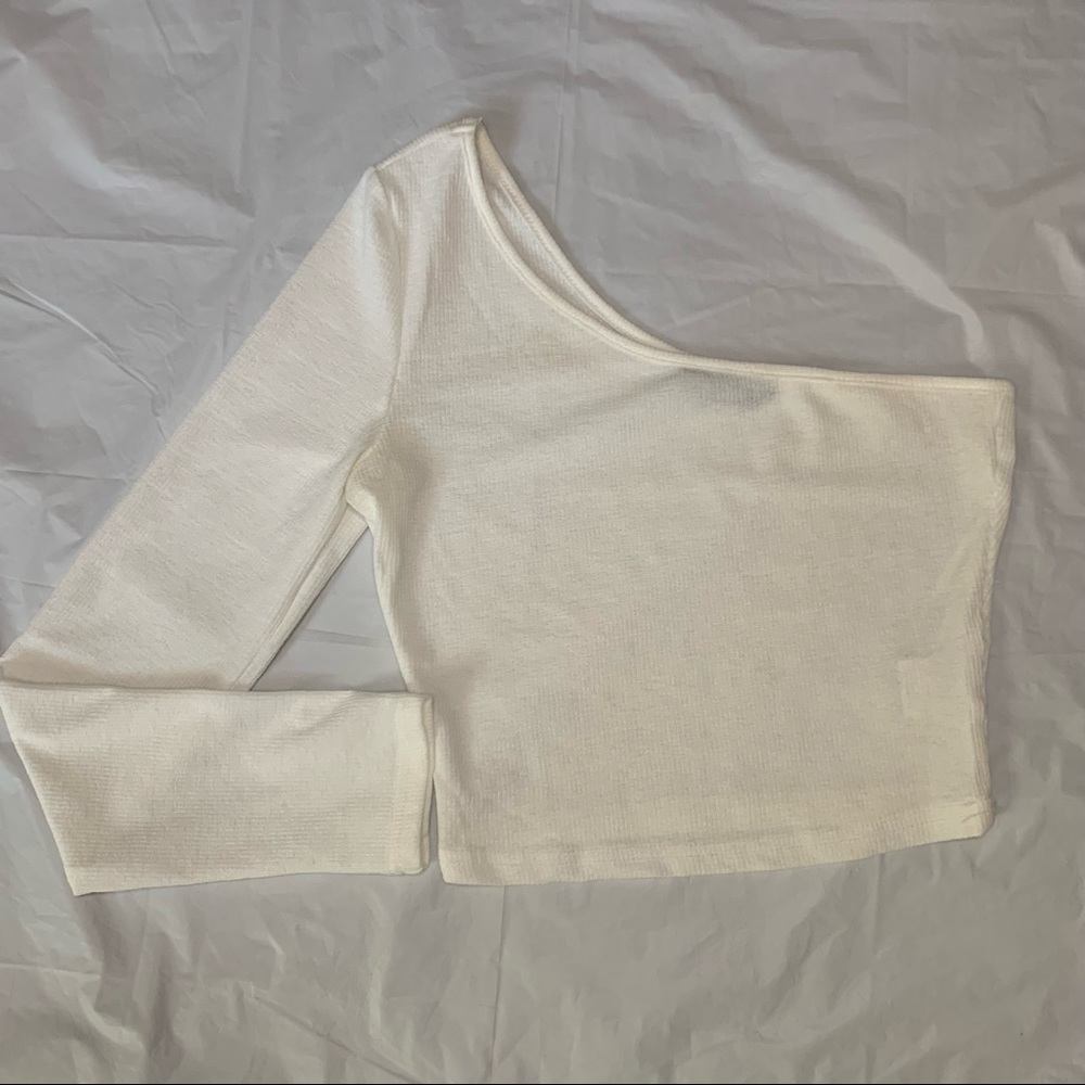 One sleeve crop top